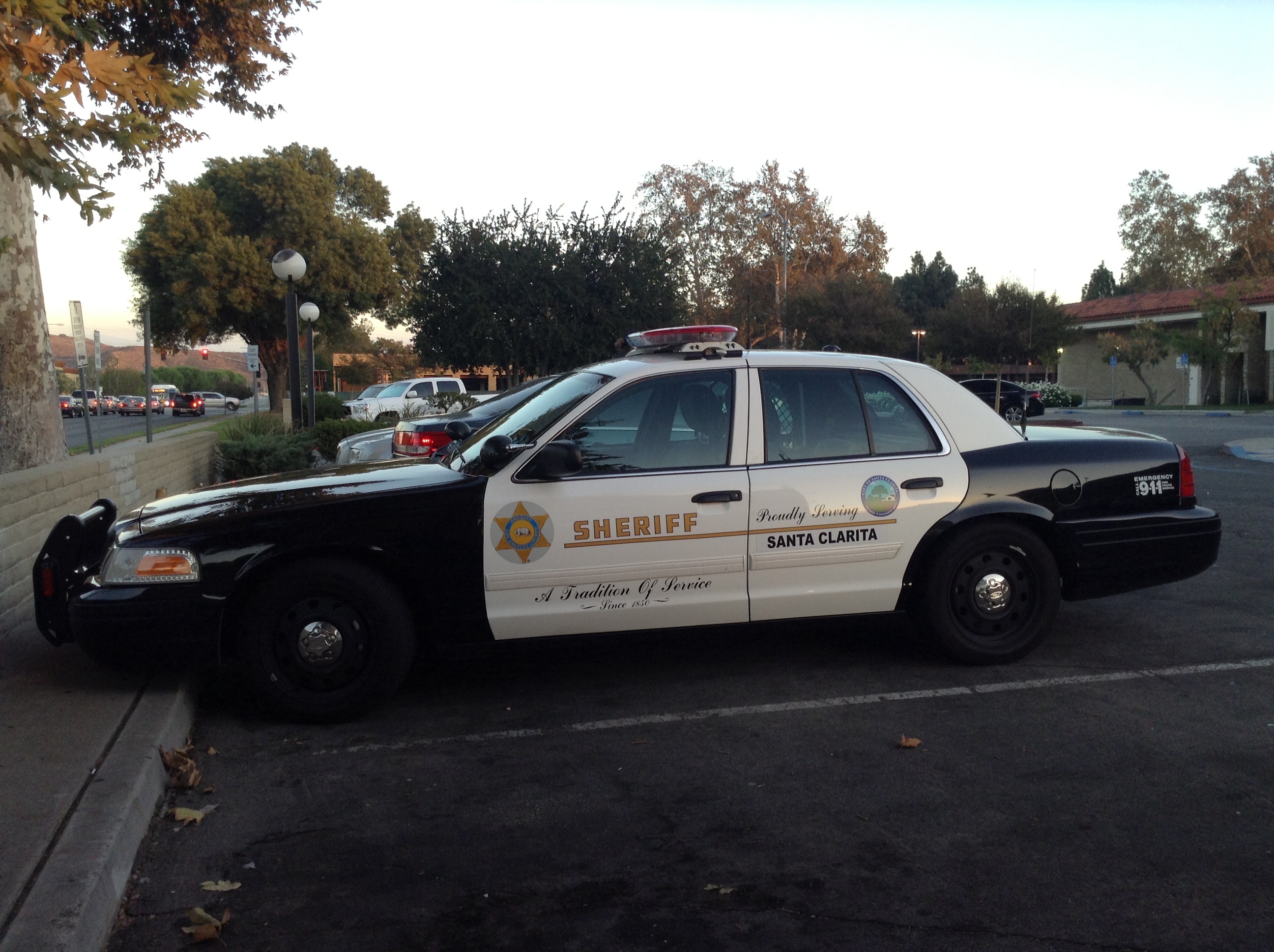 Santa Clarita Valley Sheriff Patrol Cruiser. Photo, SCV Bail Bonds